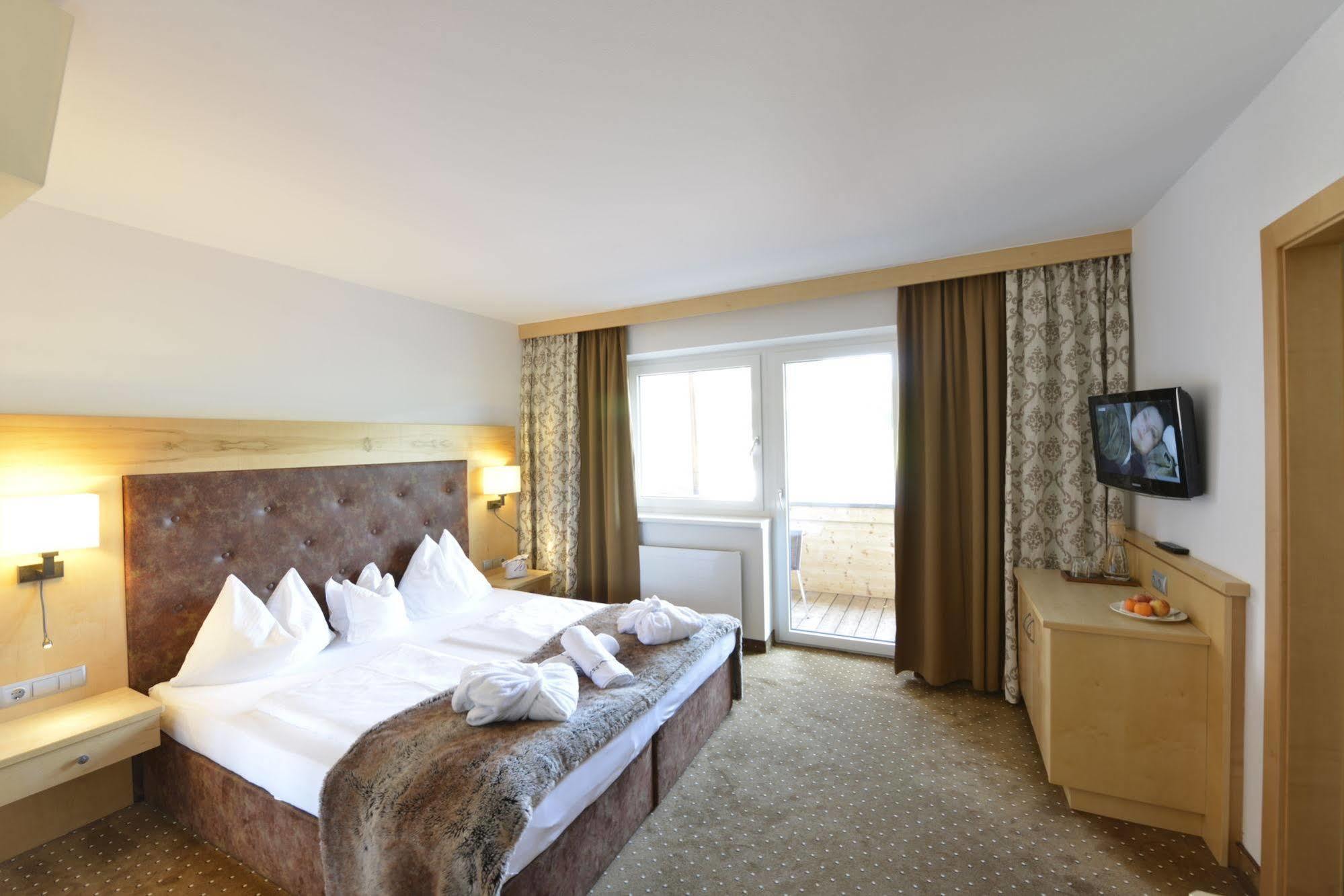 Hotel & Alpin Lodge Der Wastlhof Niederau Dış mekan fotoğraf